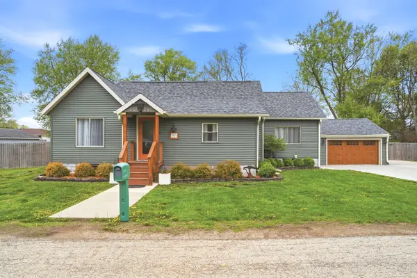 1923 Cummins Street, Dixon, IL 61021