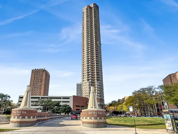 3660 N Lake Shore Drive #4103, Chicago, IL 60613