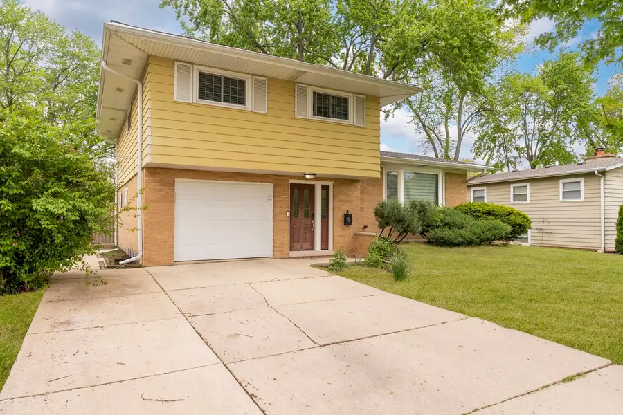 9 Sycamore Drive, Naperville, IL 60540 - #2