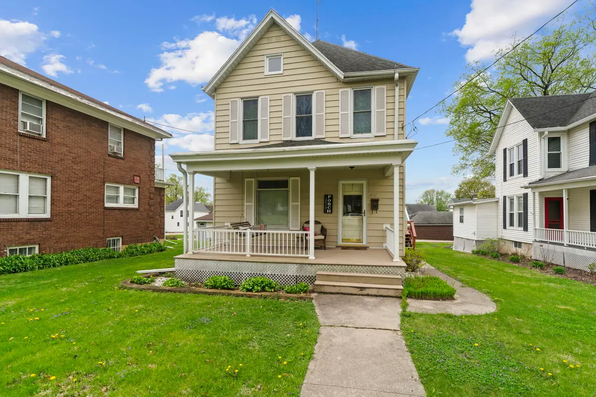 1221 W Lincoln Boulevard, Freeport, IL 61032 - #1