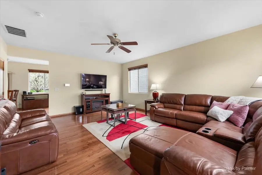 987 Valley Stream Drive, Pingree Grove, IL 60140 - #3