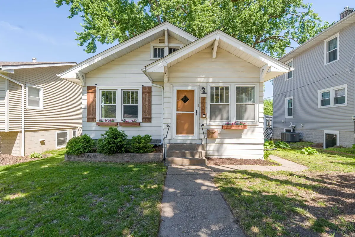 2607 Bridge Avenue, Davenport, IA 52803 - #1