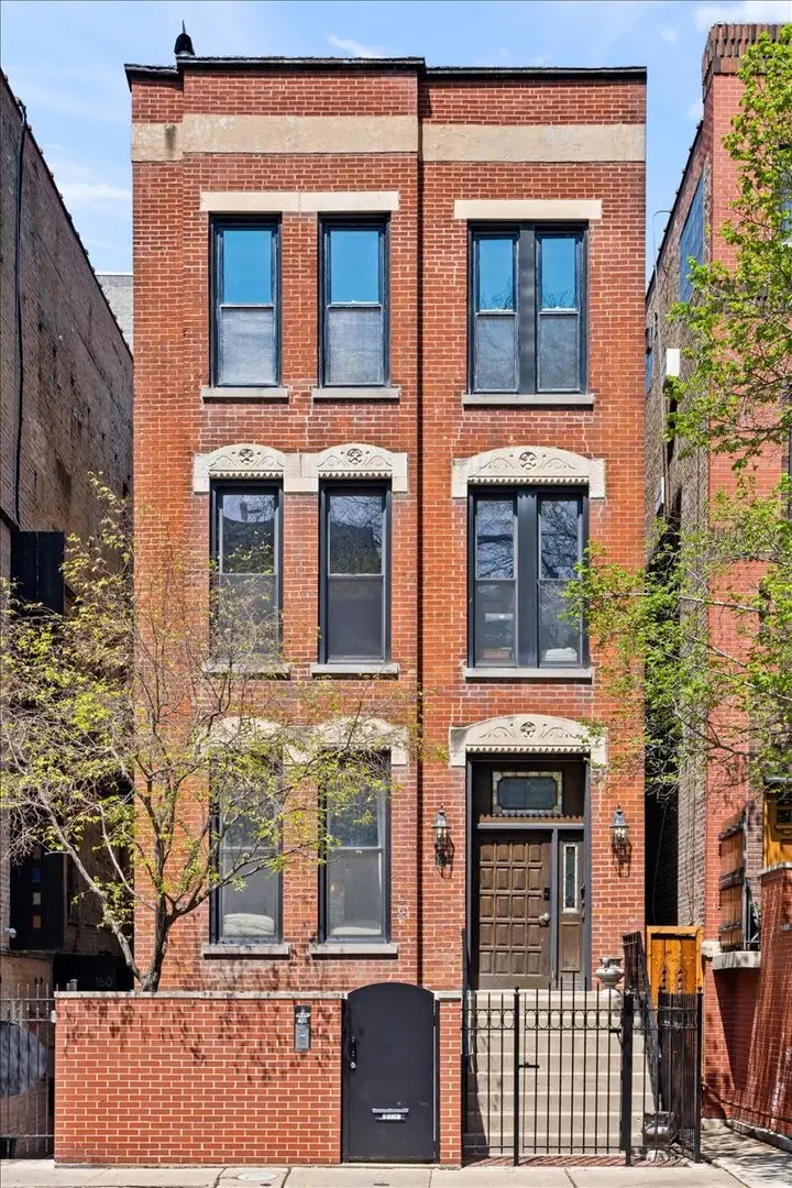 158 W Burton Place #1, Chicago, IL 60610 - #1