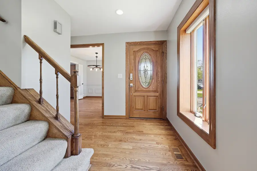 400 Banbury Avenue, Elk Grove Village, IL 60007 - #2