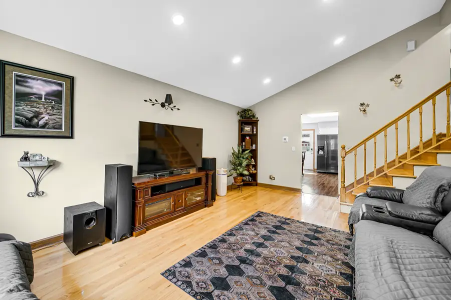 557 W Crockett Avenue, Elmhurst, IL 60126 - #3