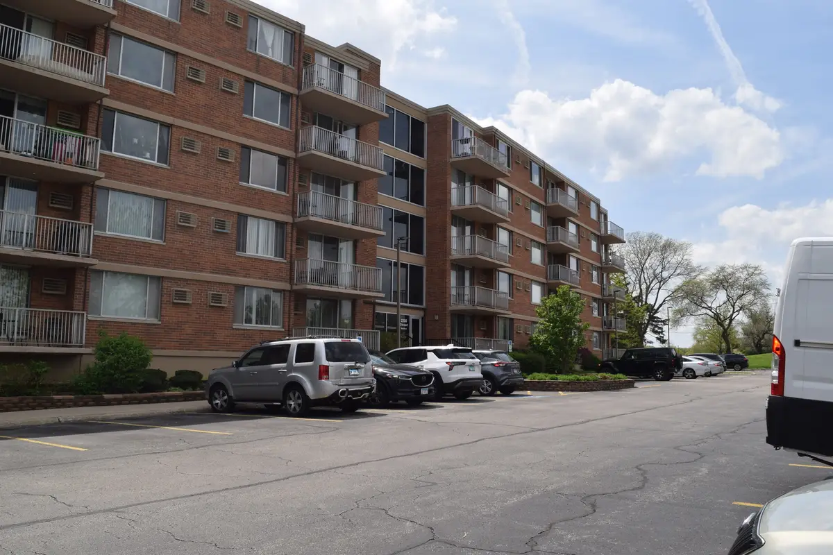 2200 S Stewart Avenue #1C, Lombard, IL 60148 - #1