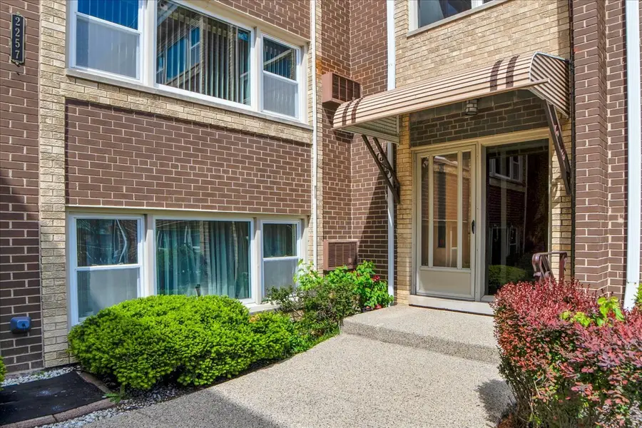 2257 Des Plaines Avenue #1NE, North Riverside, IL 60546 - #3