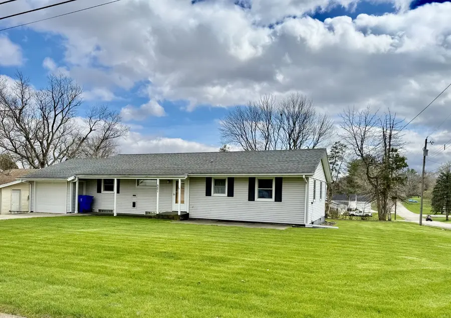 521 W Mill Street, Kewanee, IL 61443 - #2