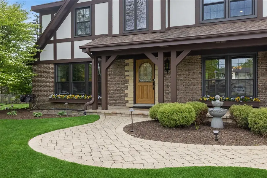 1207 Abbey Court, Libertyville, IL 60048 - #3