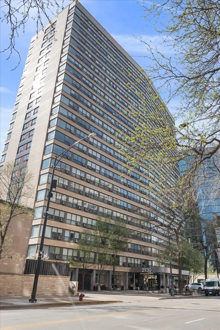 2930 N Sheridan Road #1704, Chicago, IL 60657 - #1