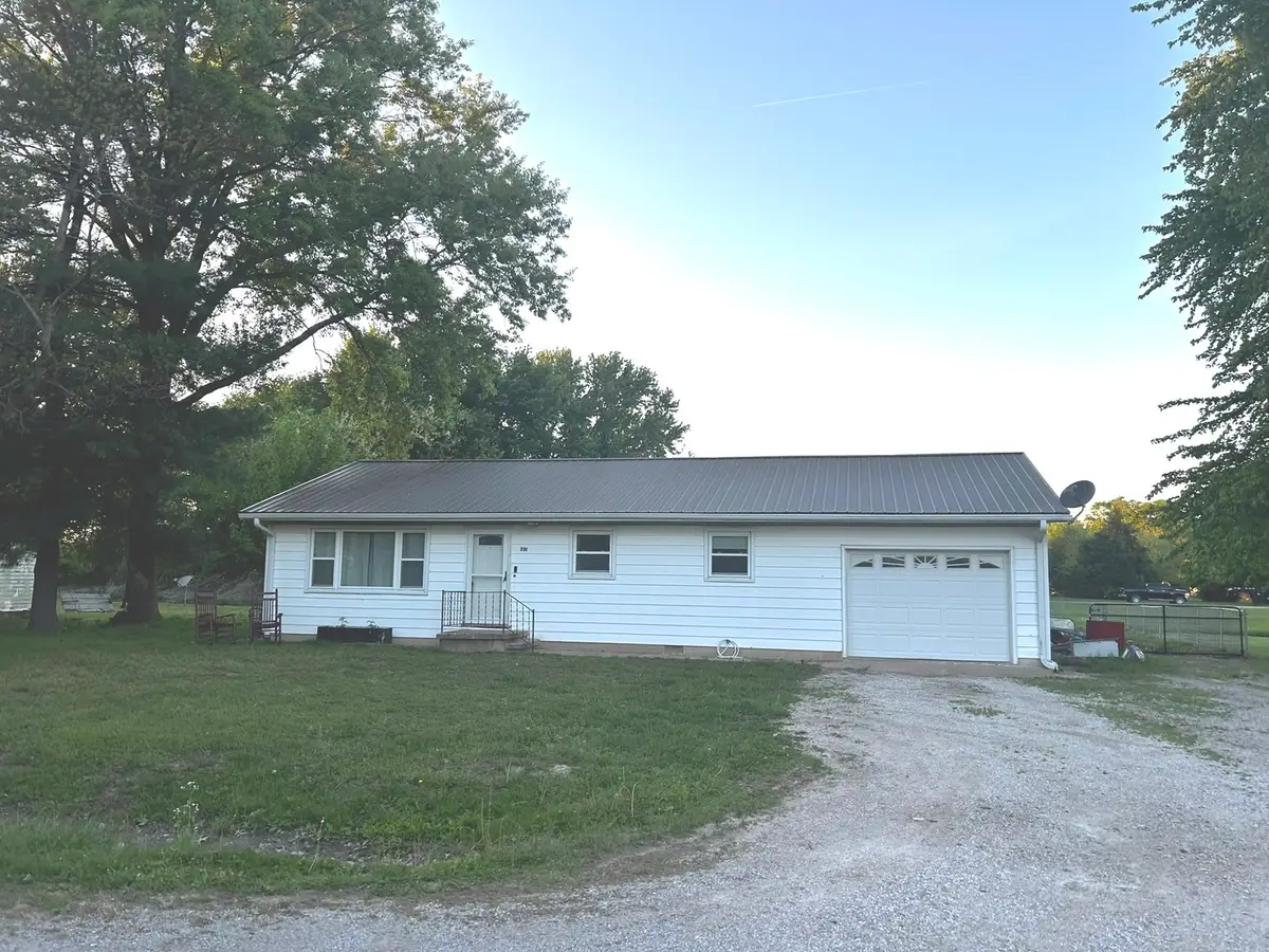 701 Boyd Avenue, Iuka, IL 62849 - #1