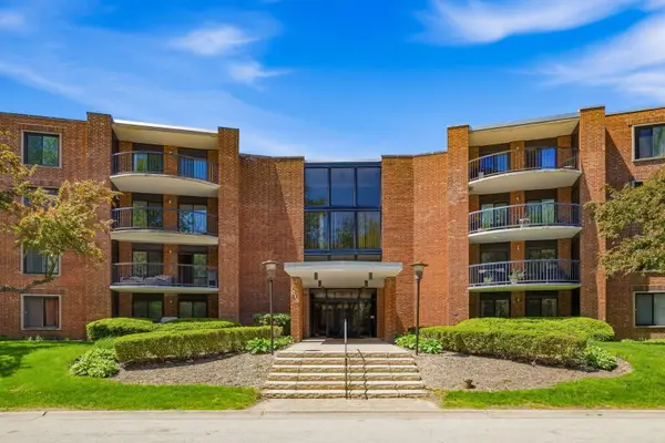 1615 E Central Road #113B, Arlington Heights, IL 60005