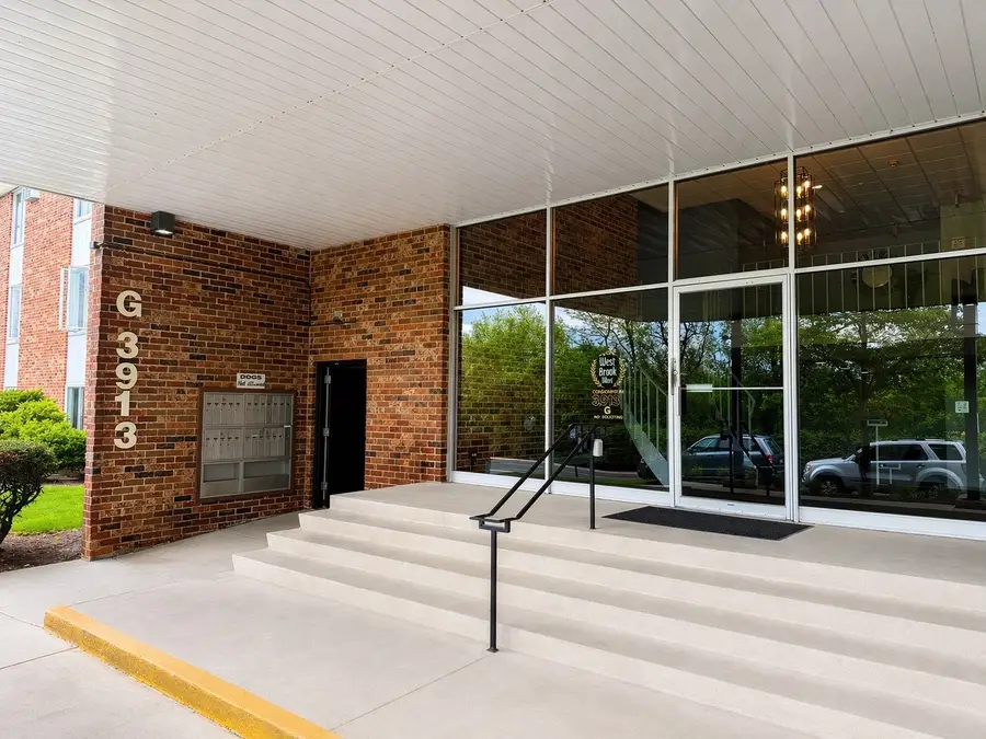 3913 Saratoga Avenue #117, Downers Grove, IL 60515 - #2