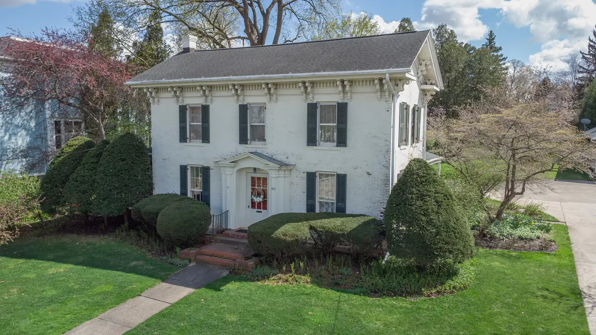 855 W Stephenson Street, Freeport, IL 61032 - #1