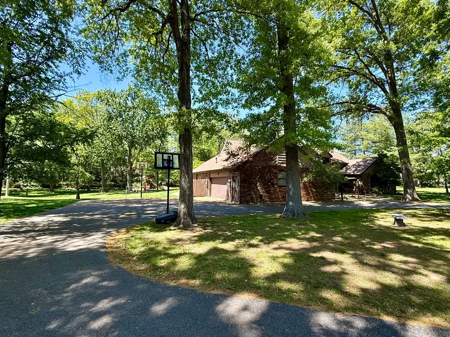 833 N 27th Street, Mount Vernon, IL 62864 - #3