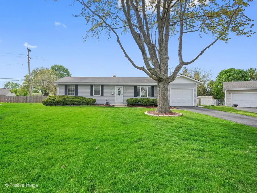 605 Commanche Court, Carol Stream, IL 60188 - #2