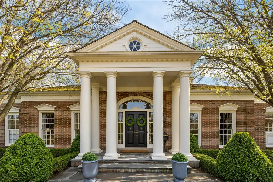 675 E Woodland Road, Lake Forest, IL 60045 - #2