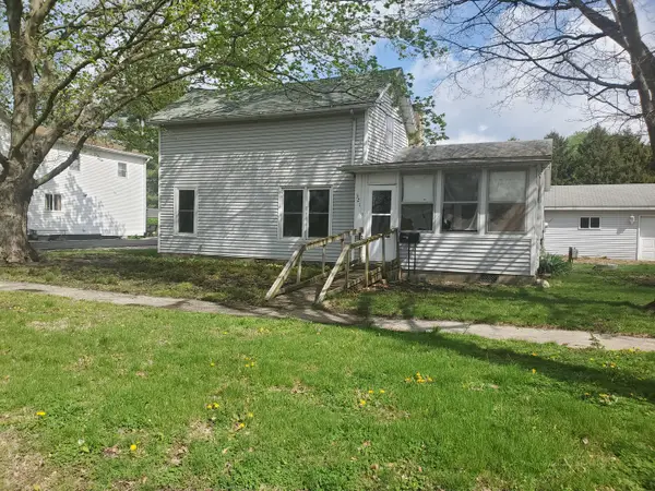 321 E Seminary Avenue, Onarga, IL 60955