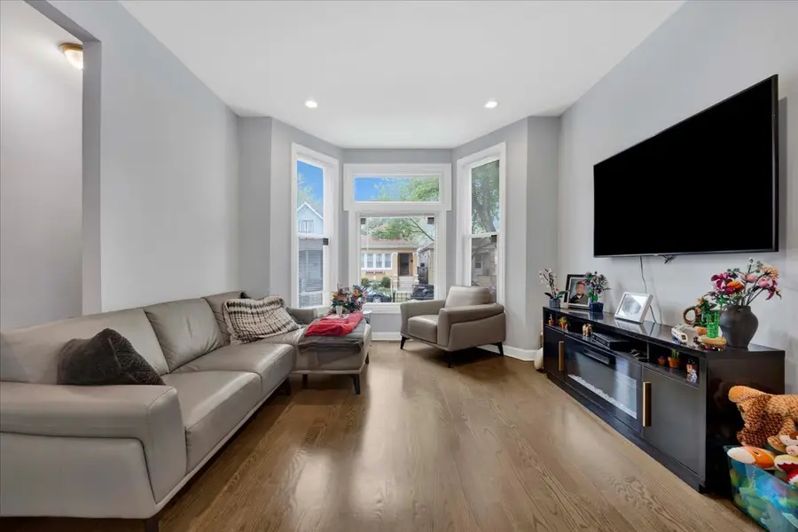 1821 N Tripp Avenue, Chicago, IL 60639 - #3