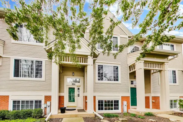 551 Cary Woods Circle, Cary, IL 60013