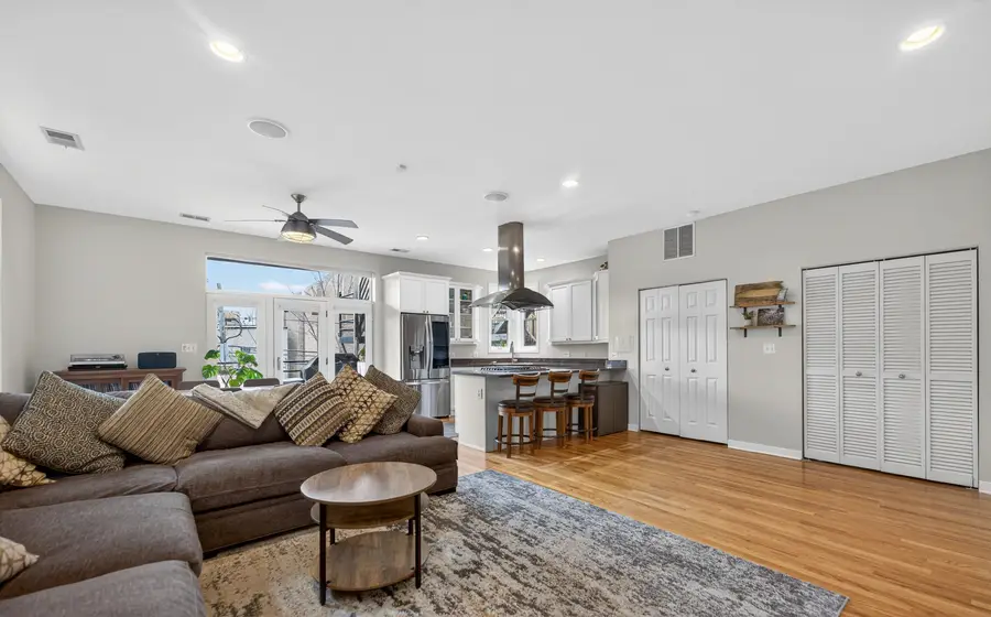 1455 N Maplewood Avenue #2E, Chicago, IL 60622 - #3