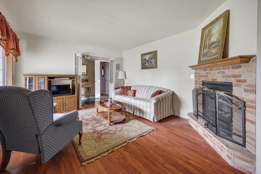 33 Walpole Road, Elk Grove Village, IL 60007 - #3