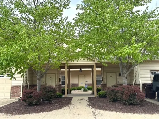 3792 Thornhill Circle #3792, Champaign, IL 61822 - #1