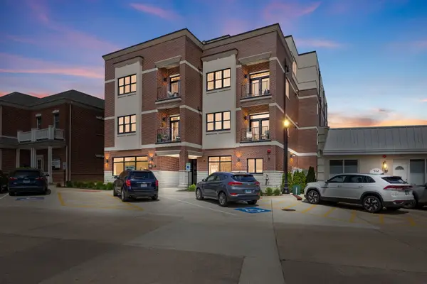 514 Hillgrove Avenue #202, Western Springs, IL 60558