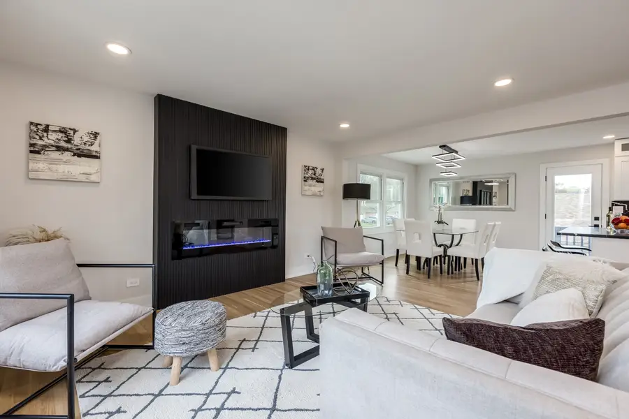 9132 Lincolnwood Drive, Evanston, IL 60203 - #2