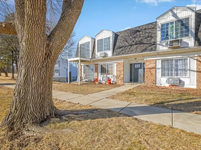 706 Kiwanis Drive #4, Freeport, IL 61032 - #2