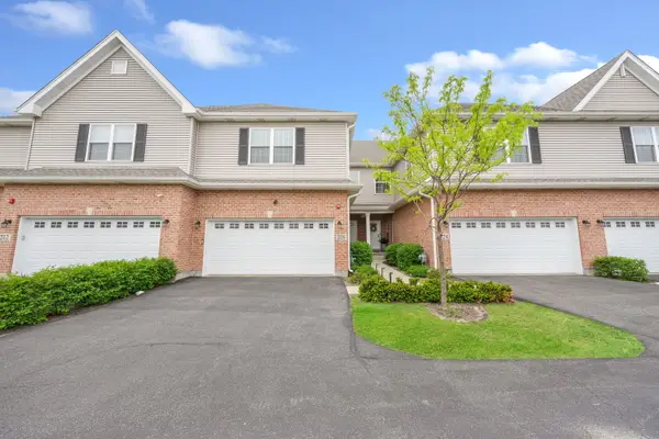 218 Auburn Hills Lane, Addison, IL 60101