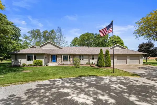 3260 Greenwood Drive, Dewey, IL 61840