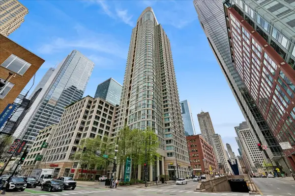 345 N Lasalle Drive #2706, Chicago, IL 60654