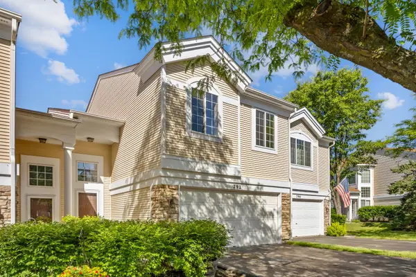 792 Mesa Drive #792, Elgin, IL 60123