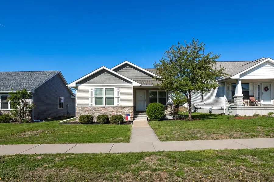 6234 Mississippi Avenue, Davenport, IA 52807 - #2