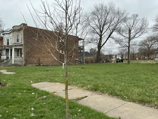 5922 S Emerald Avenue, Chicago, IL 60621