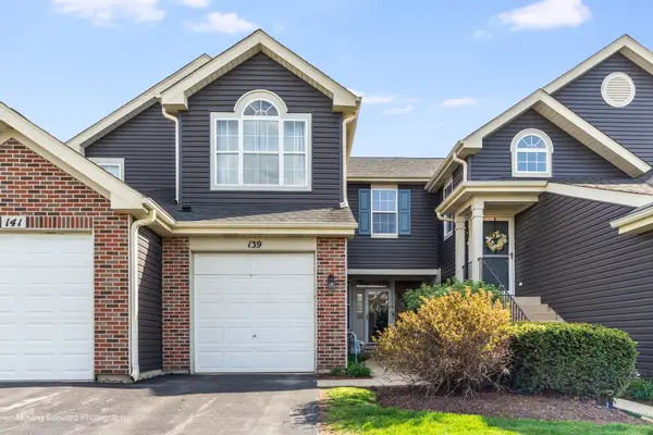 139 E Lake Ridge Drive, Glendale Heights, IL 60139