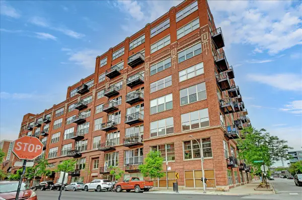 1500 W Monroe Street #727, Chicago, IL 60607