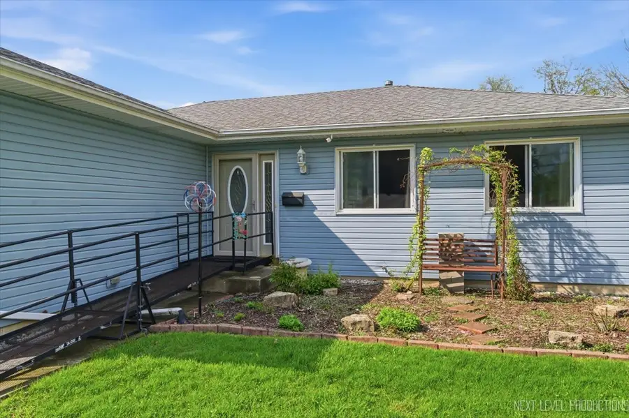 1721 W Galena Boulevard, Aurora, IL 60506 - #3