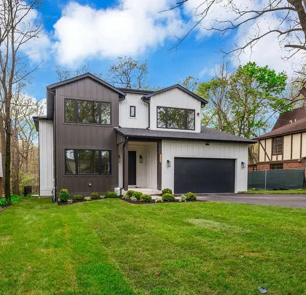 2624 Roslyn Circle, Highland Park, IL 60035