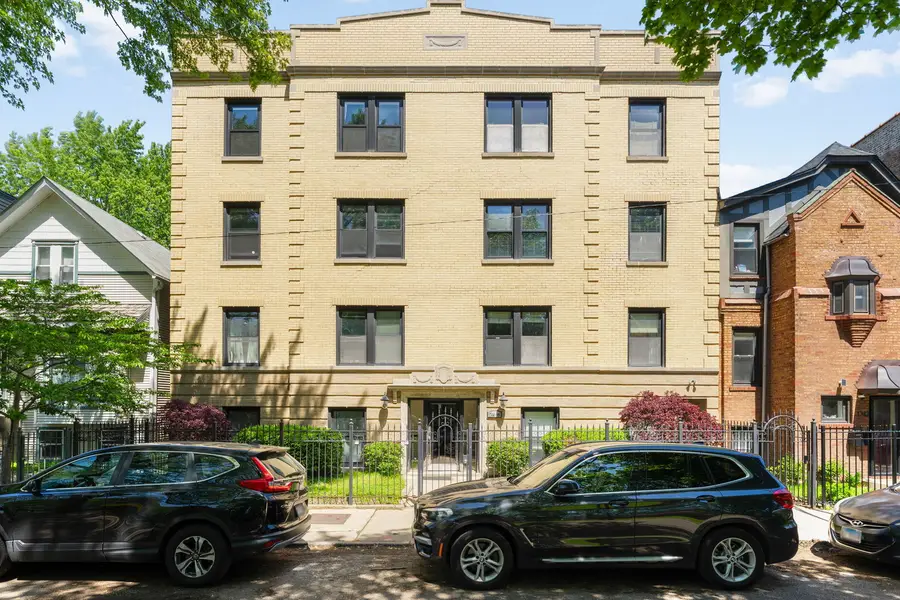 1744 W Henderson Street #2, Chicago, IL 60657 - #2