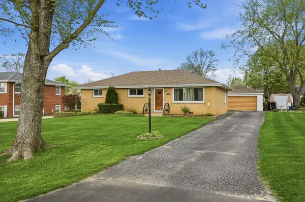631 Pasadena Avenue, Beecher, IL 60401