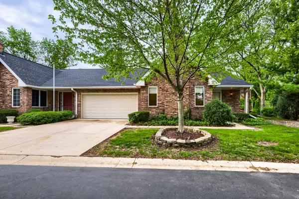 202 Stone Manor Circle, Batavia, IL 60510