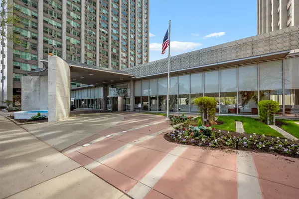 3600 N Lake Shore Drive #1608, Chicago, IL 60613