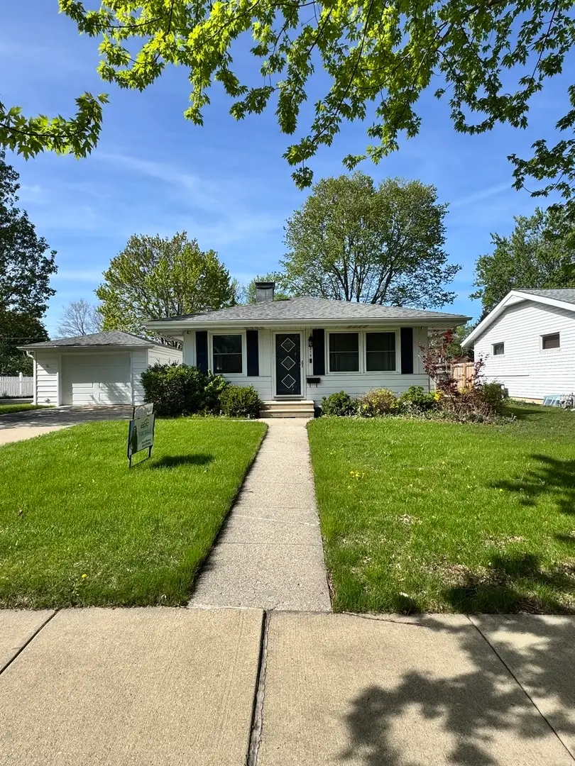 219 River Drive, Dekalb, IL 60115 - #1