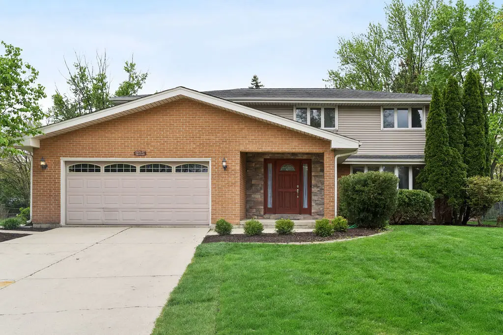 925 Lancaster Avenue, Downers Grove, IL 60516 - #1