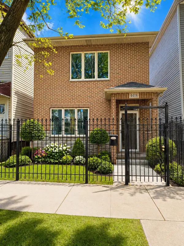 4418 S Wallace Street, Chicago, IL 60609