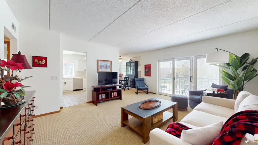 201 N Vail Avenue #207, Arlington Heights, IL 60004 - #3