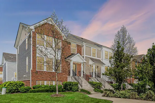 35 Nicholas Drive W, Des Plaines, IL 60016