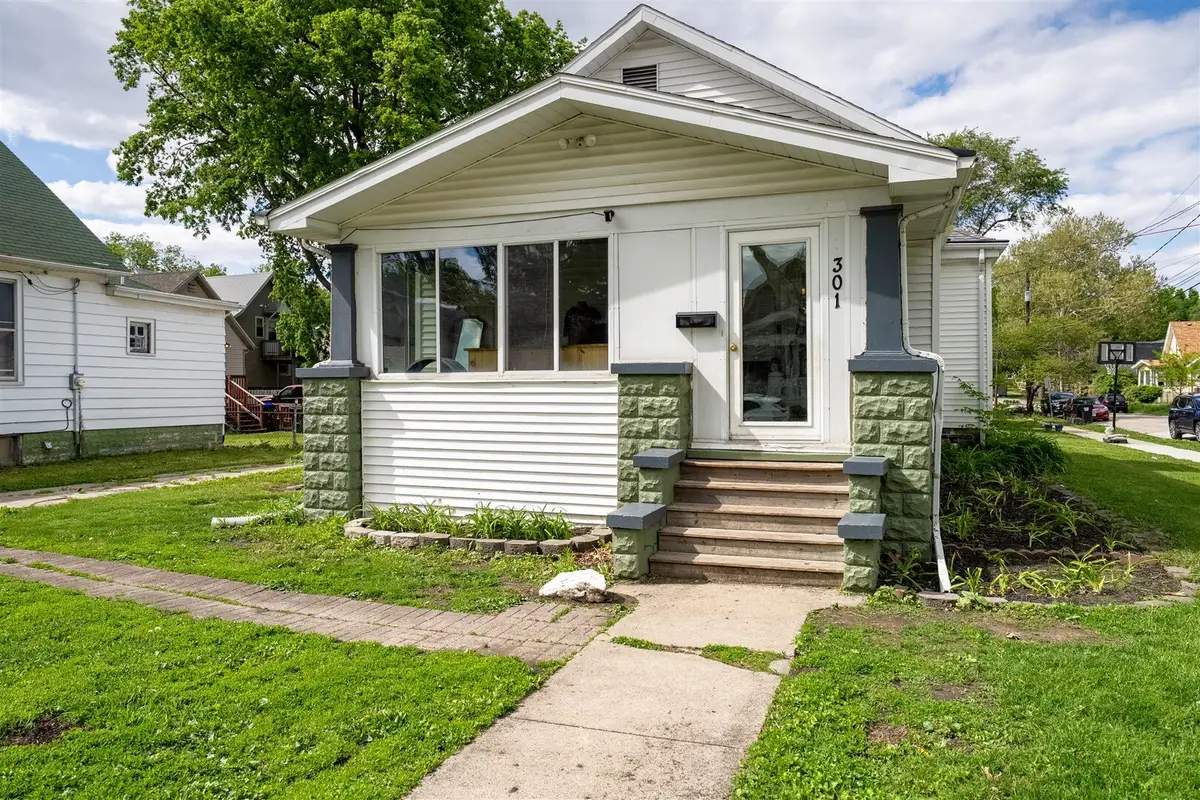 301 W Graham Street, Bloomington, IL 61701 - #1